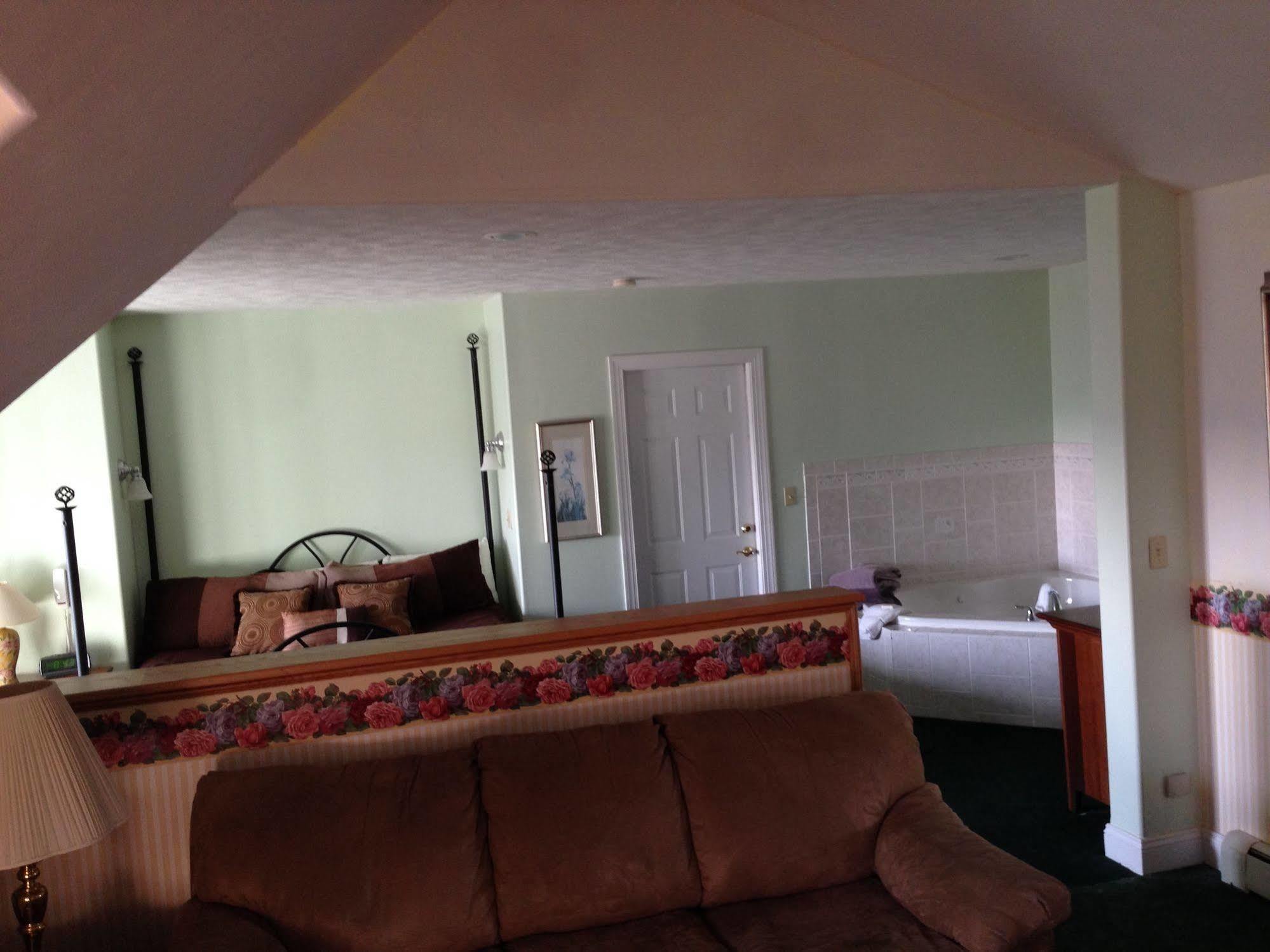 ווטקינס גלן Longhouse Manor B&B מראה חיצוני תמונה